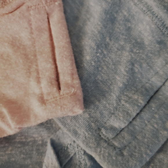 Steve Madden Bundle Workout tops (2) Pink and light Blue RESELL - Picture 12 of 12